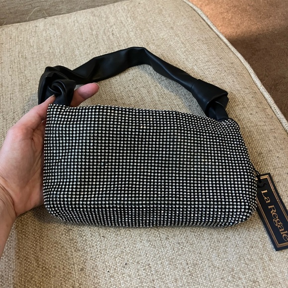 Black rhinestone purse with knot handle design - Picture 5 of 5